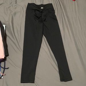 Black capri length size small muscle nation